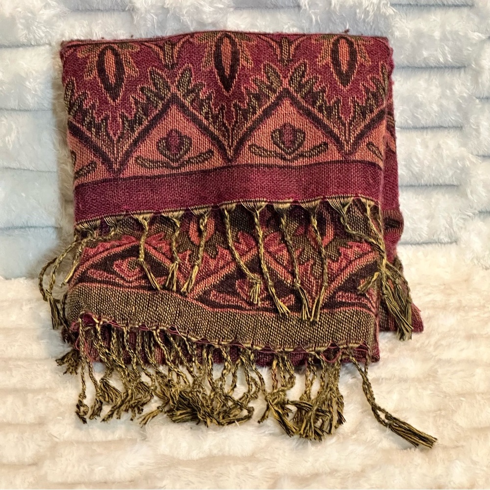 Women Elegant Paisley Scarf in Rich Burgundy and Olive - Picture 4 of 4